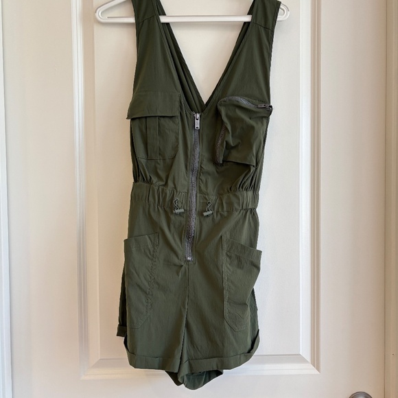 Free People Noiseless Back On Trek Shortsie Green Size S NWOT - Picture 4 of 16